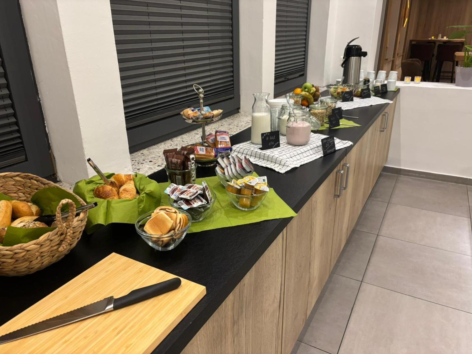 Hotel Am Schwarzen Berg 施塔德 外观 照片
