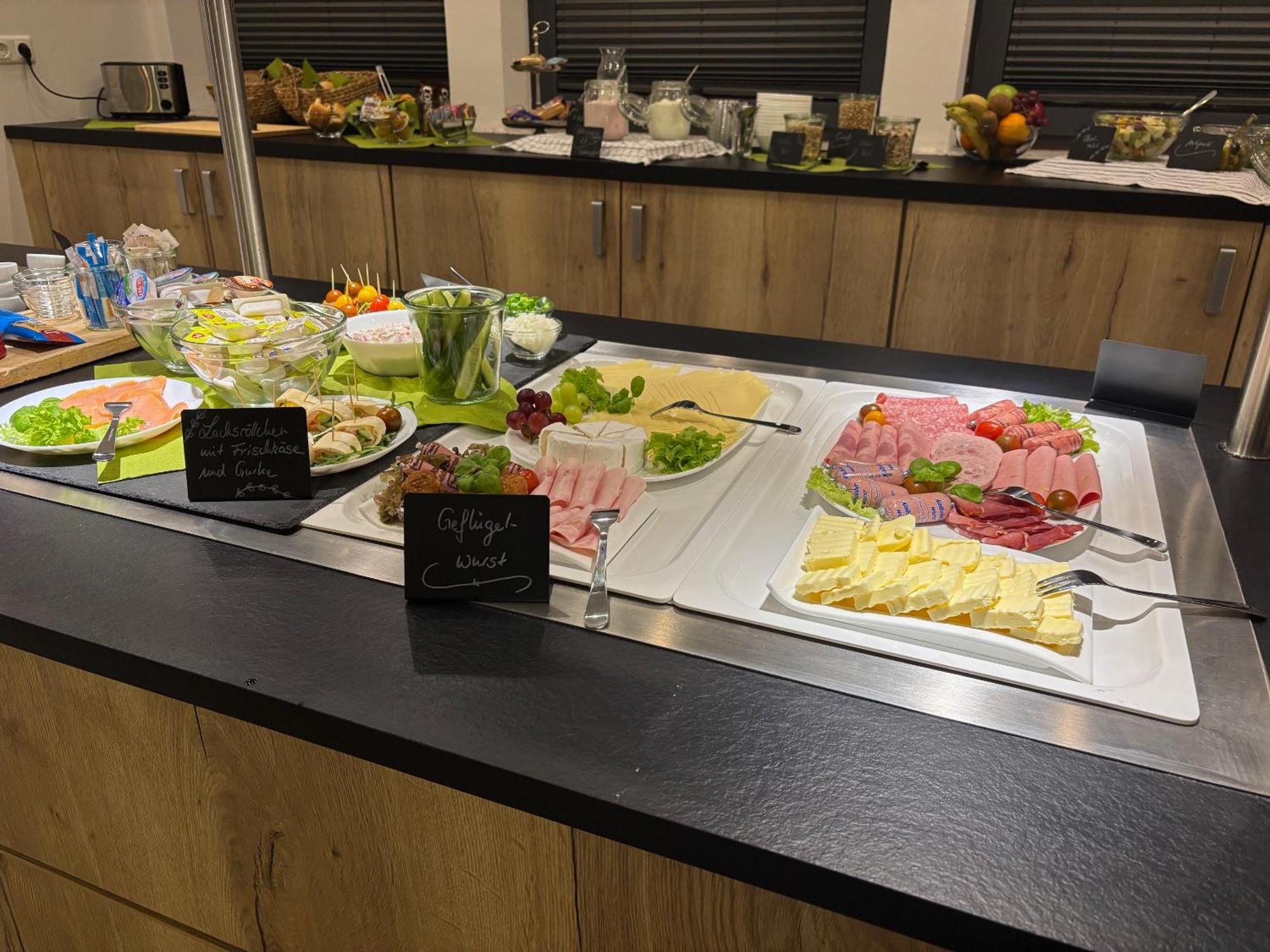 Hotel Am Schwarzen Berg 施塔德 外观 照片