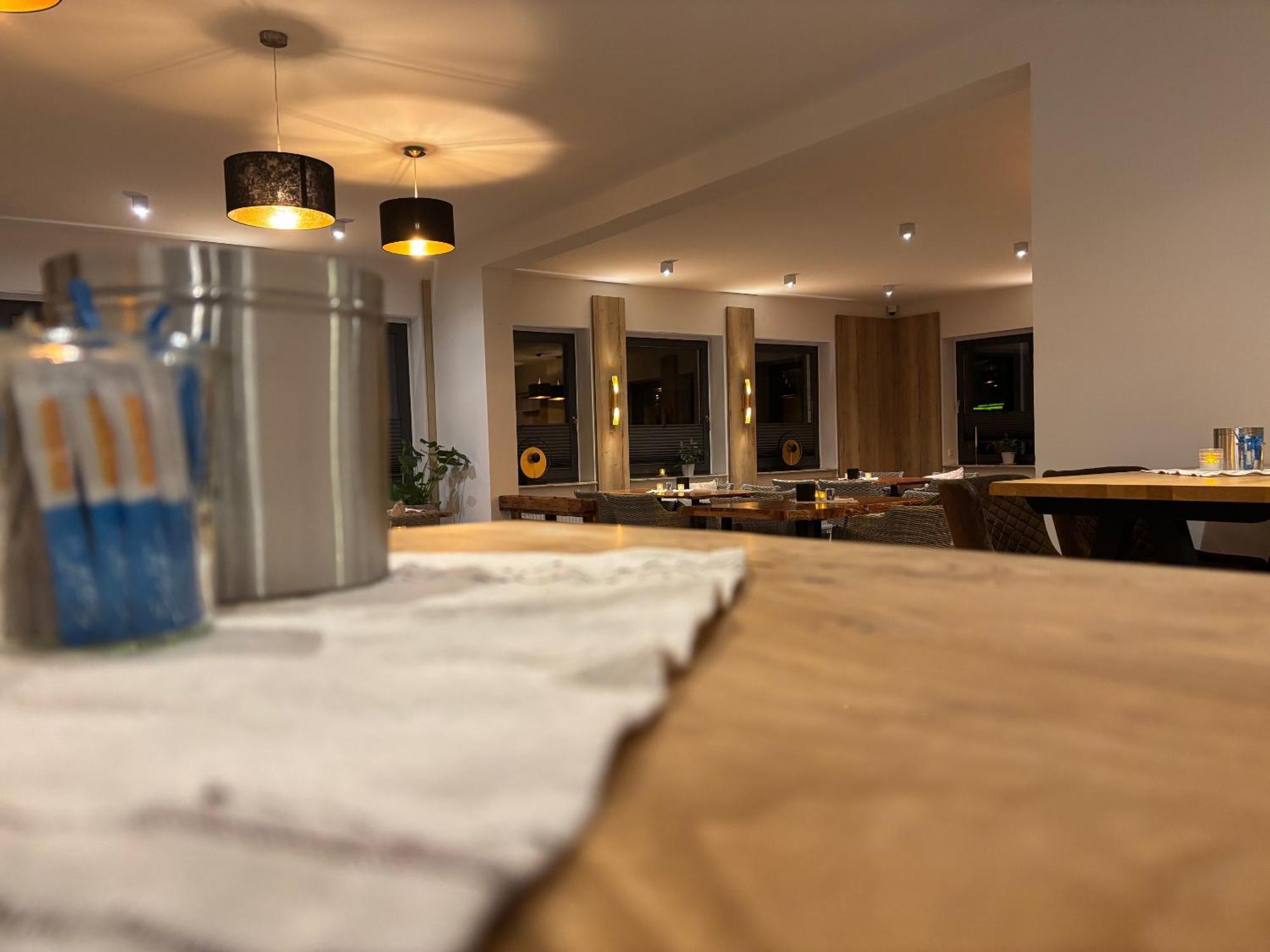 Hotel Am Schwarzen Berg 施塔德 外观 照片