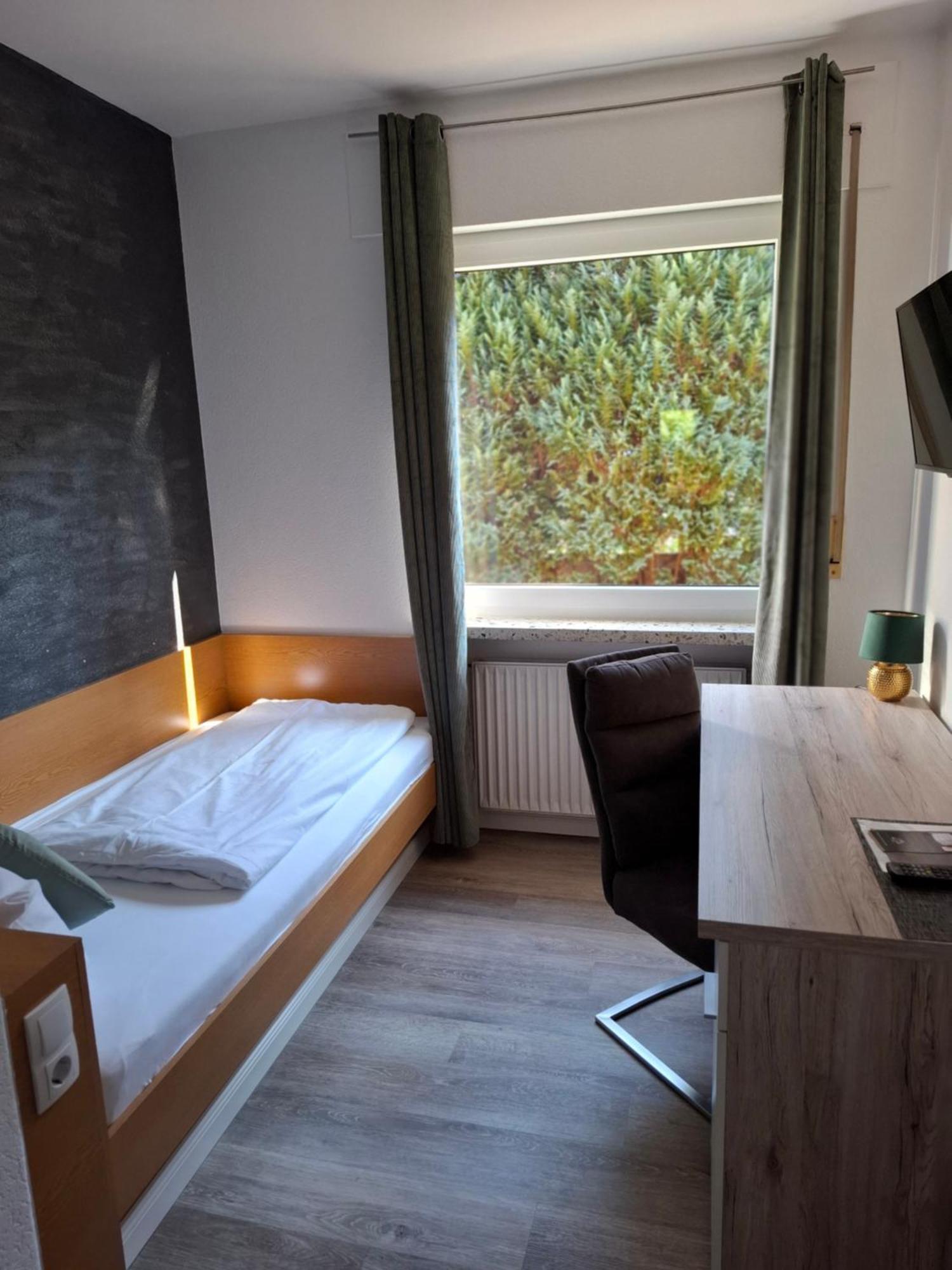 Hotel Am Schwarzen Berg 施塔德 外观 照片