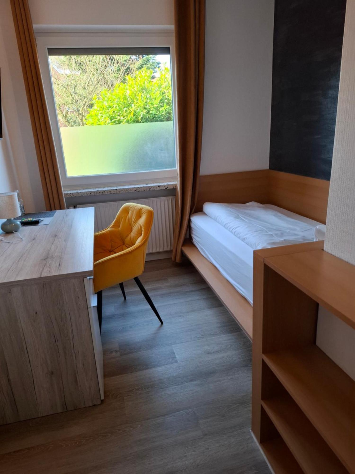 Hotel Am Schwarzen Berg 施塔德 外观 照片