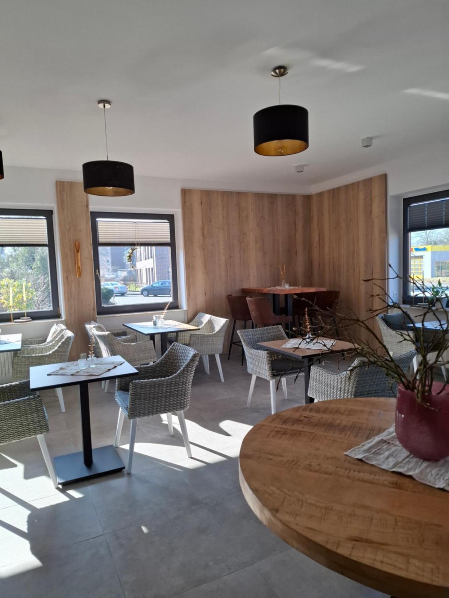 Hotel Am Schwarzen Berg 施塔德 外观 照片