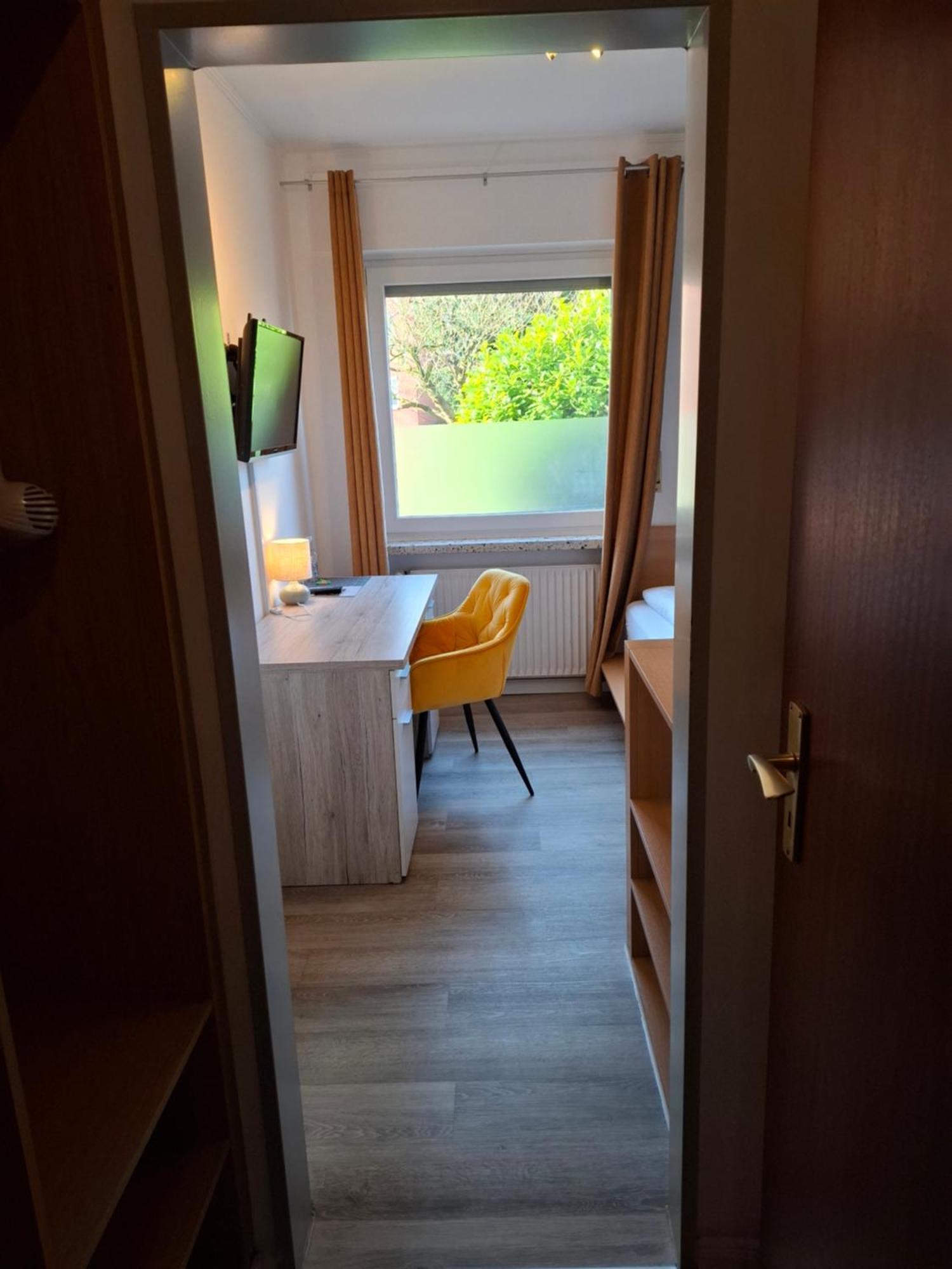 Hotel Am Schwarzen Berg 施塔德 外观 照片