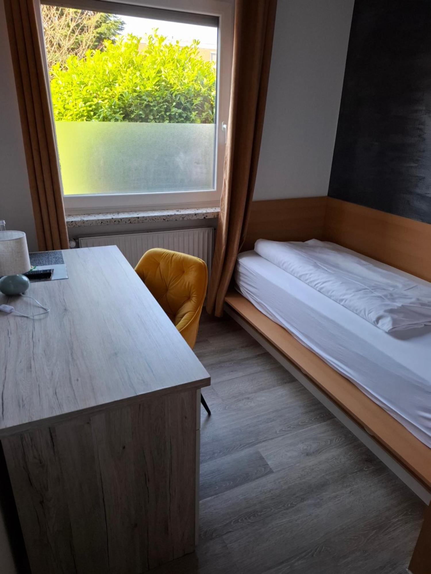 Hotel Am Schwarzen Berg 施塔德 外观 照片