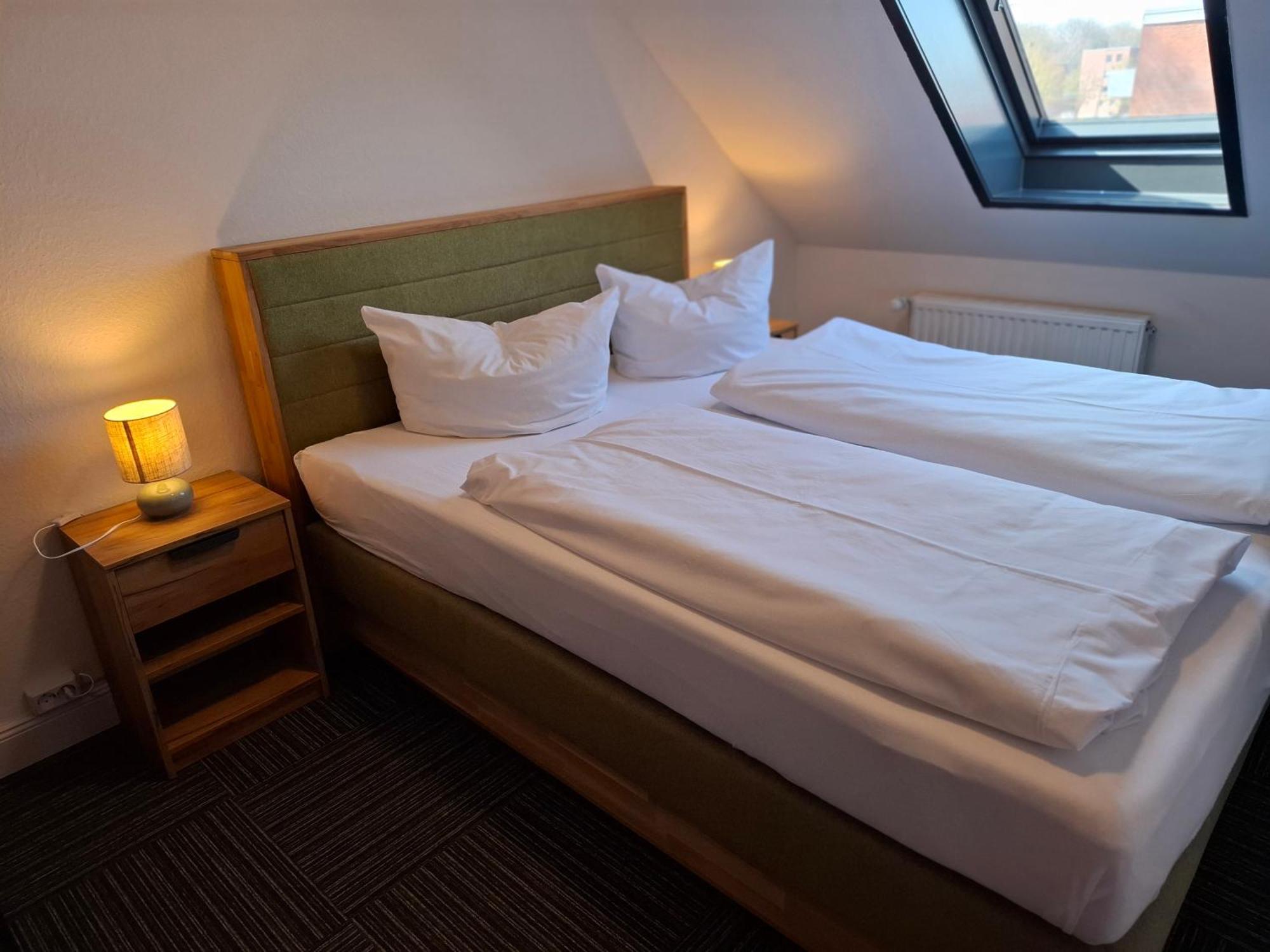 Hotel Am Schwarzen Berg 施塔德 外观 照片