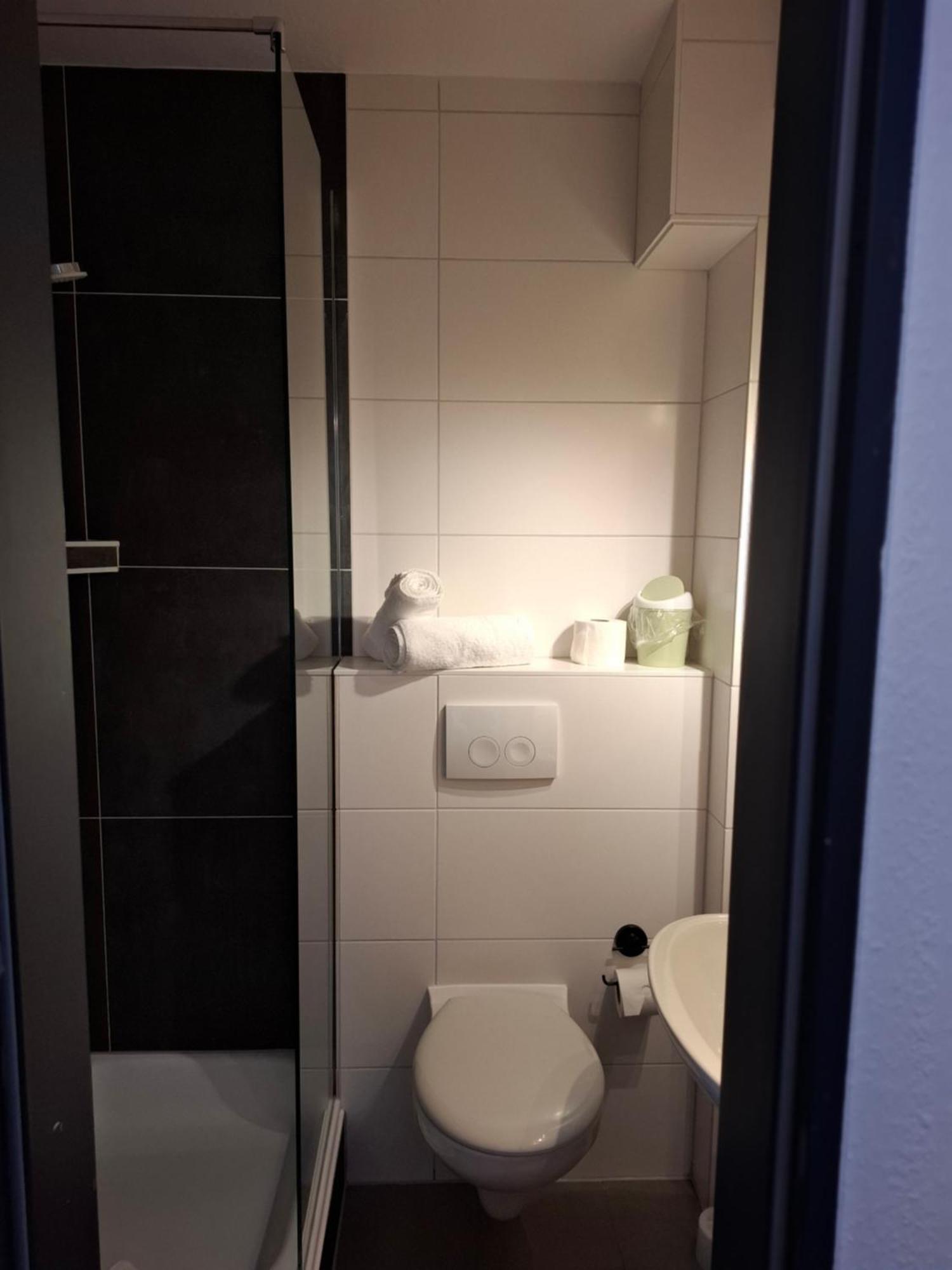 Hotel Am Schwarzen Berg 施塔德 外观 照片