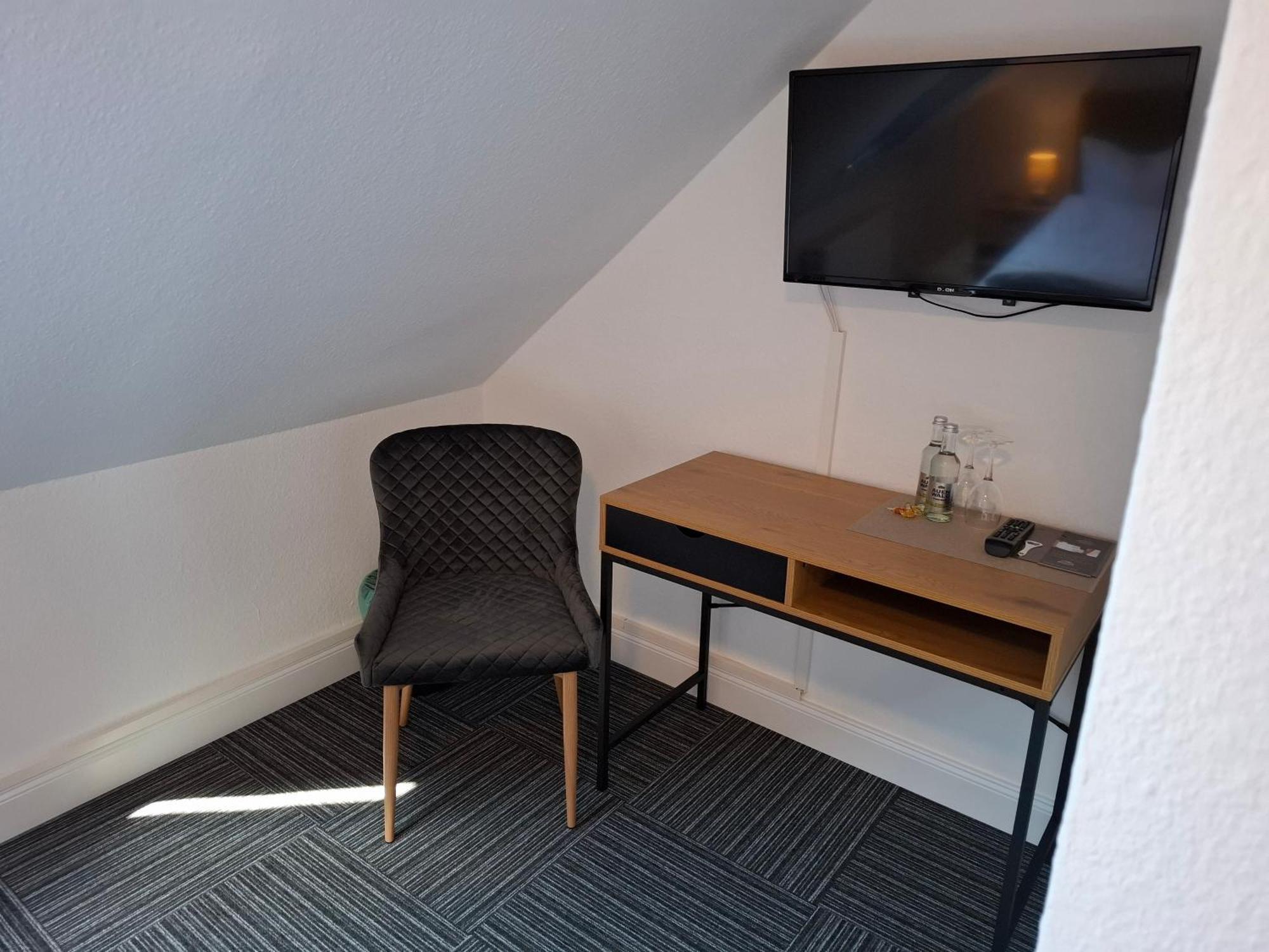 Hotel Am Schwarzen Berg 施塔德 外观 照片